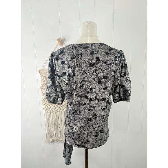 NWT Michael Kors Womens Foil Paisley Wrap Top Size Medium Black Silver - Picture 11 of 15